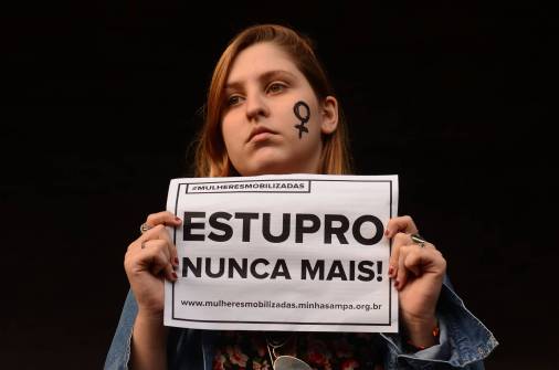 Manifestante em ato contra o estupro em junho em São Paulo. Rovena Rosa Ag. Brasil